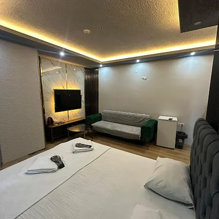 Vip Hotel *